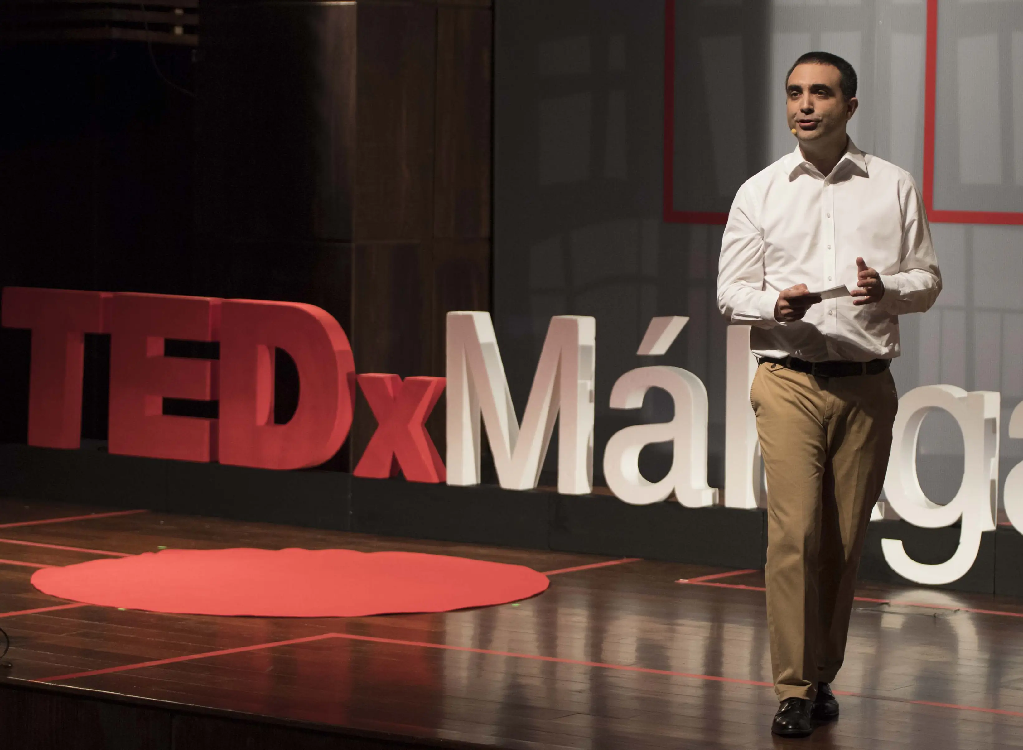 Jorge Carrasco presentando TEDxMálaga